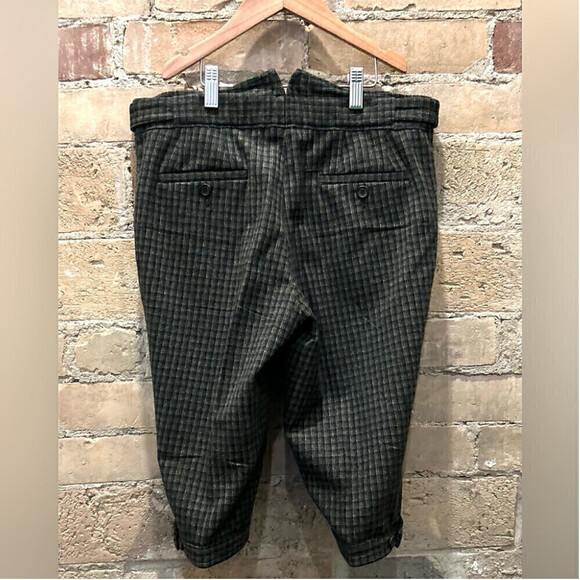 Miu Miu  Virgin Wool Knee-Length Shorts Sz 38 - Picture 8 of 12